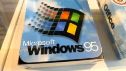 Windows 95 kutusundaki bebek hologramı, nasıl krize sebep oldu?