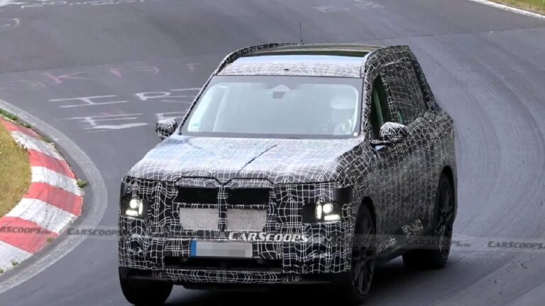 Yeni BMW X7 Casus Kameralara Yakalandı: V8 Motoru Koruyor