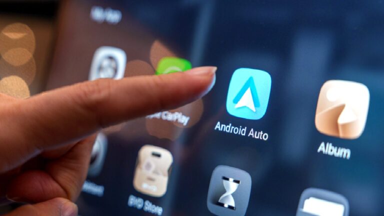 Android Auto arayüzü yenilendi, kullanıcılar ikiye bölündü