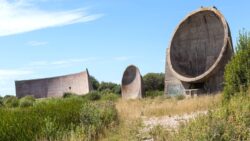 Radar yokken uçakları bu beton aynalar dinliyordu