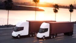 Tesla, Elektrikli Tır Modeli Semi’nin Teslimatlarına Başlıyor (Tekrar Ertelenmezse Tabii)