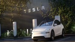 Tesla İstanbul’daki İlk Kapsamlı Merkezini Açtı: Forum İstanbul Tesla Center Hizmete Girdi