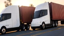 Tesla Semi yıllar sonra gerçekten müşterilere teslim edilmeye başladı