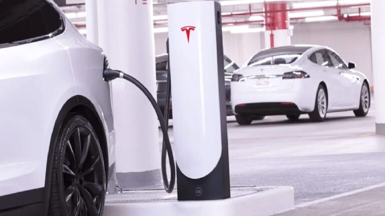 Tesla Yeni Supercharger İstasyonunu Kocaeli’nde Açtı