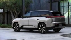 Toyota, Elektrikli Highlander Modelini Bir Kez Daha Erteledi