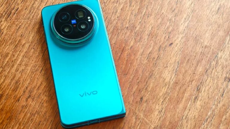 Katlanabilir Telefon Vivo X Fold6 Satışa Çıktı