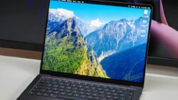 MacBook’a iPhone Takarak Yapay Zeka Çalıştırdılar: Performans Arttı