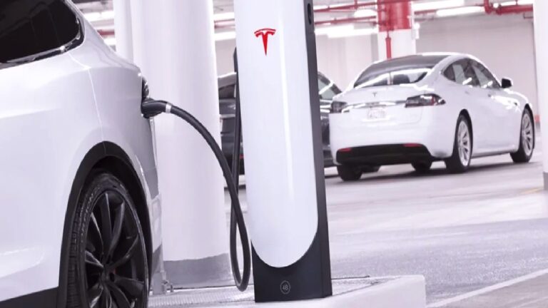 Tesla’dan Acil Durumlar İçin Yeni Supercharger Kaçış Modu